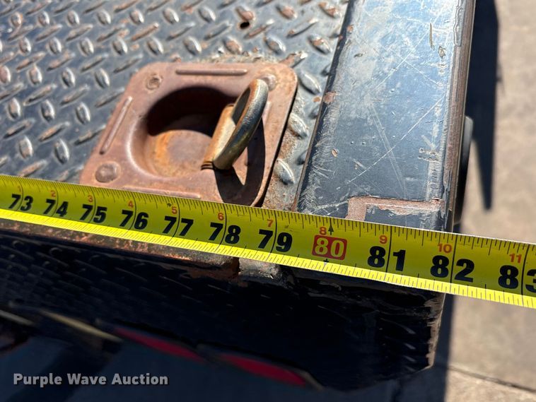 image for item EA7819 2015 Ford F350 Super Duty Crew Cab flatbed pickup truck