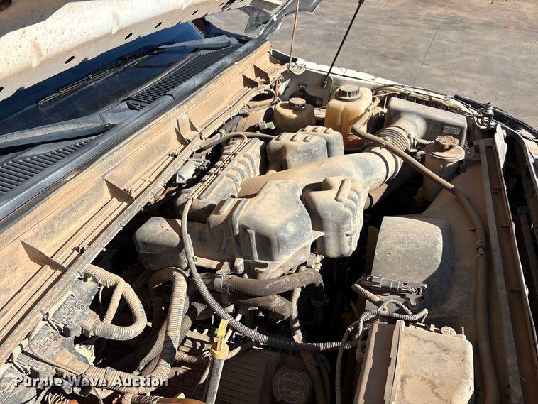 image for item EA7819 2015 Ford F350 Super Duty Crew Cab flatbed pickup truck