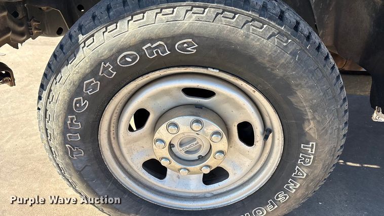 image for item EA7819 2015 Ford F350 Super Duty Crew Cab flatbed pickup truck