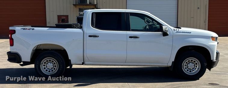 image for item EA7820 2019 Chevrolet Silverado 1500 Crew Cab pickup truck