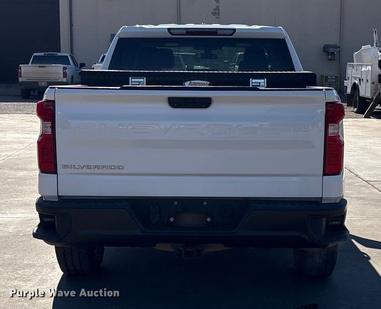 image for item EA7820 2019 Chevrolet Silverado 1500 Crew Cab pickup truck