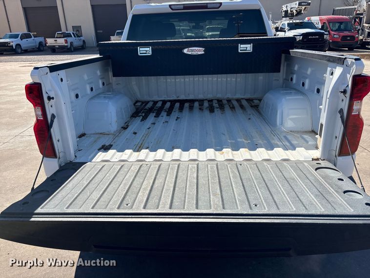 image for item EA7820 2019 Chevrolet Silverado 1500 Crew Cab pickup truck