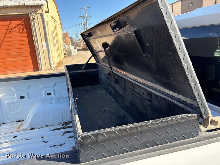 image for item EA7820 2019 Chevrolet Silverado 1500 Crew Cab pickup truck