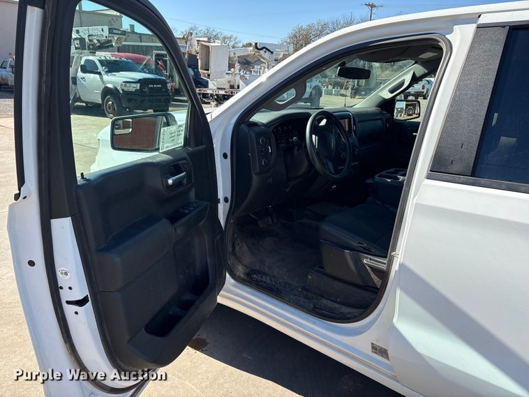 image for item EA7820 2019 Chevrolet Silverado 1500 Crew Cab pickup truck