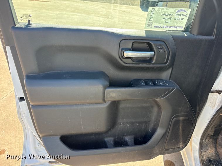 image for item EA7820 2019 Chevrolet Silverado 1500 Crew Cab pickup truck