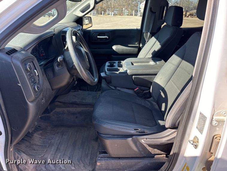 image for item EA7820 2019 Chevrolet Silverado 1500 Crew Cab pickup truck