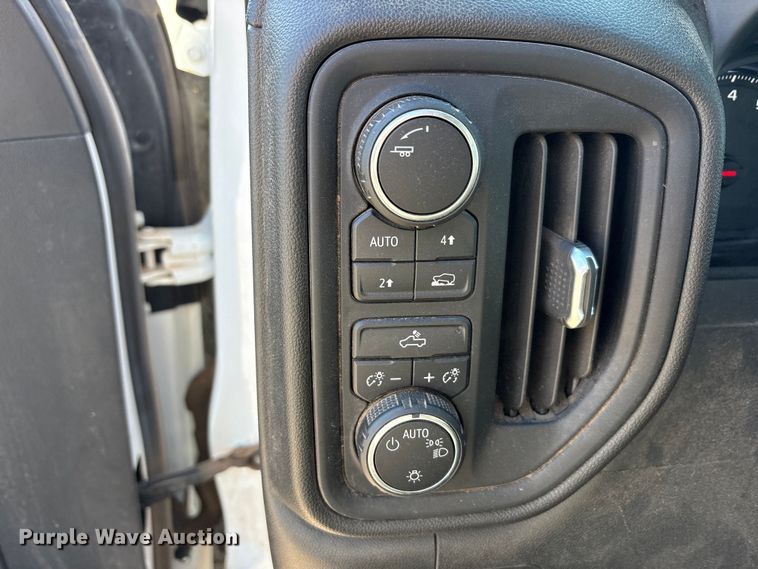 image for item EA7820 2019 Chevrolet Silverado 1500 Crew Cab pickup truck