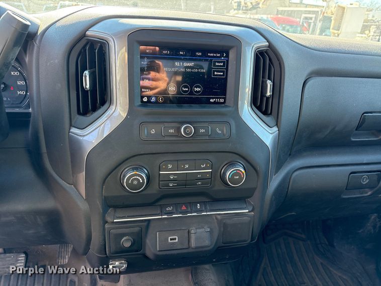 image for item EA7820 2019 Chevrolet Silverado 1500 Crew Cab pickup truck