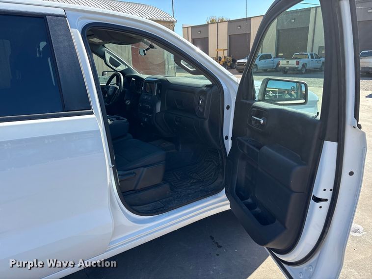 image for item EA7820 2019 Chevrolet Silverado 1500 Crew Cab pickup truck