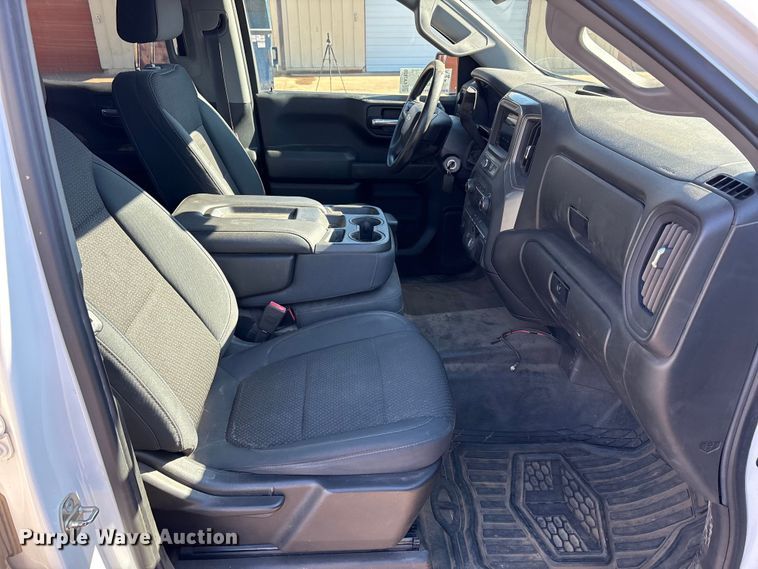 image for item EA7820 2019 Chevrolet Silverado 1500 Crew Cab pickup truck