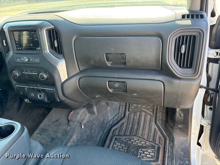 image for item EA7820 2019 Chevrolet Silverado 1500 Crew Cab pickup truck