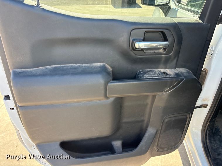 image for item EA7820 2019 Chevrolet Silverado 1500 Crew Cab pickup truck