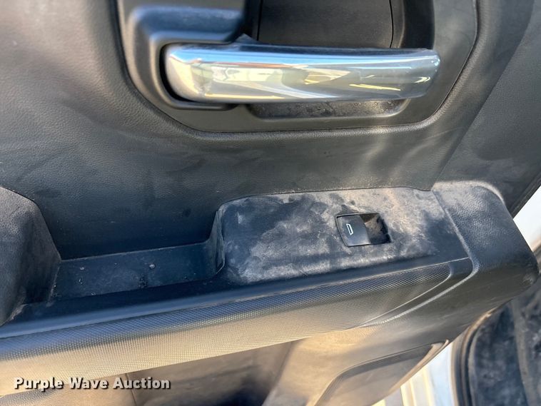 image for item EA7820 2019 Chevrolet Silverado 1500 Crew Cab pickup truck