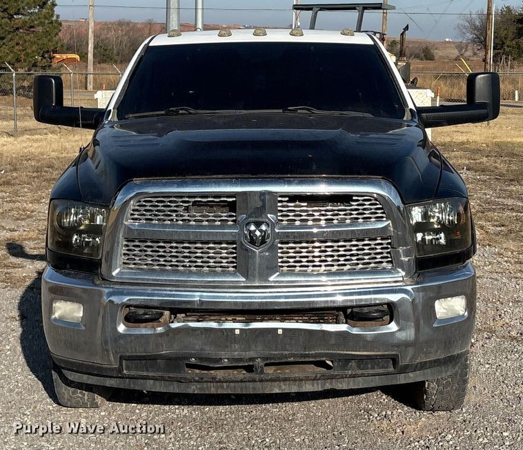 image for item EA7858 2015 RAM 3500 utility bed pickup truck