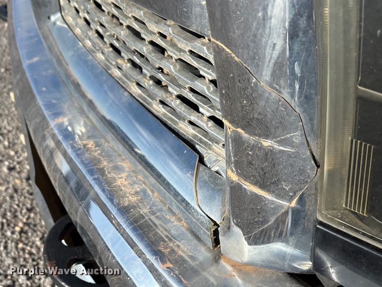 image for item EA7858 2015 RAM 3500 utility bed pickup truck