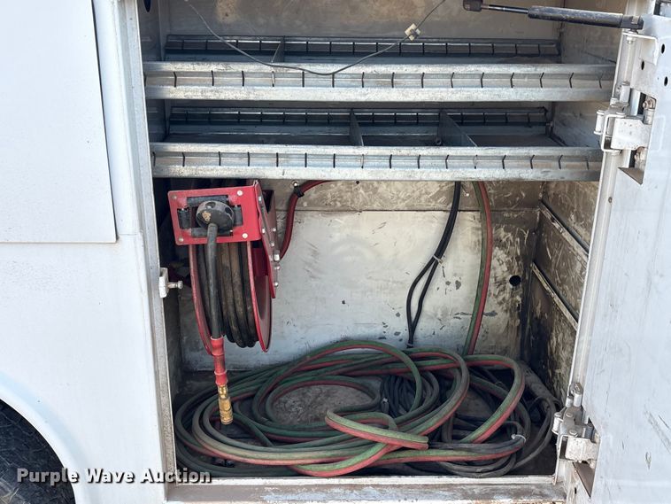 image for item EA7858 2015 RAM 3500 utility bed pickup truck