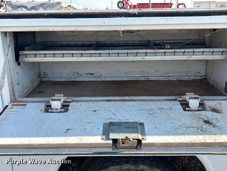 image for item EA7858 2015 RAM 3500 utility bed pickup truck