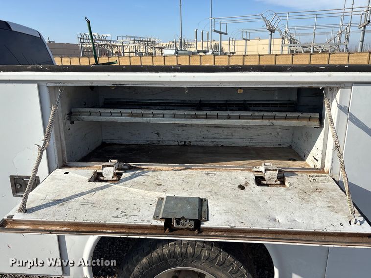 image for item EA7858 2015 RAM 3500 utility bed pickup truck