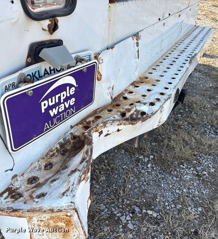 image for item EA7858 2015 RAM 3500 utility bed pickup truck