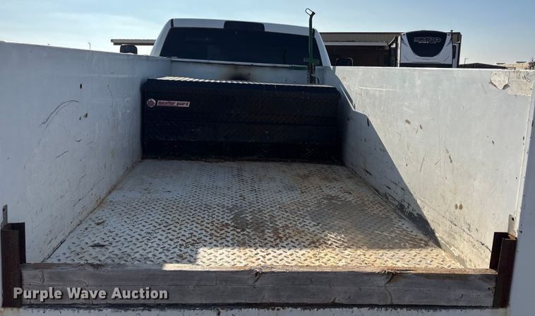 image for item EA7858 2015 RAM 3500 utility bed pickup truck