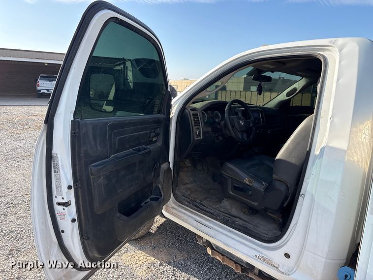 image for item EA7858 2015 RAM 3500 utility bed pickup truck