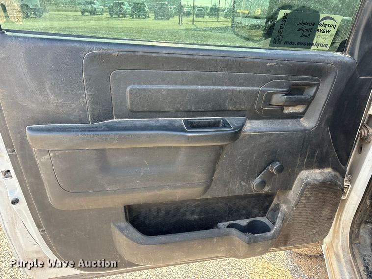 image for item EA7858 2015 RAM 3500 utility bed pickup truck