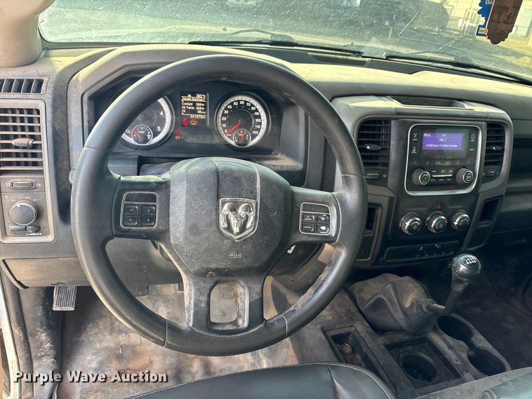 image for item EA7858 2015 RAM 3500 utility bed pickup truck