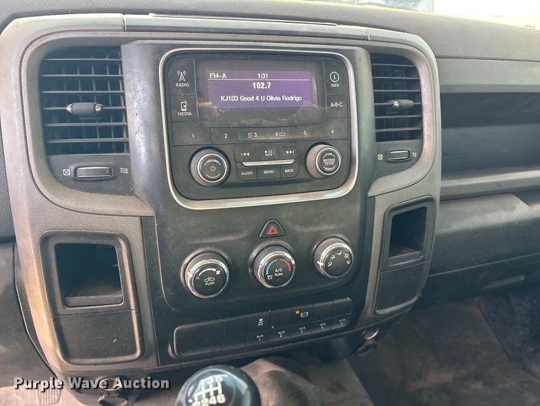 image for item EA7858 2015 RAM 3500 utility bed pickup truck