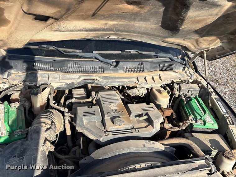 image for item EA7858 2015 RAM 3500 utility bed pickup truck