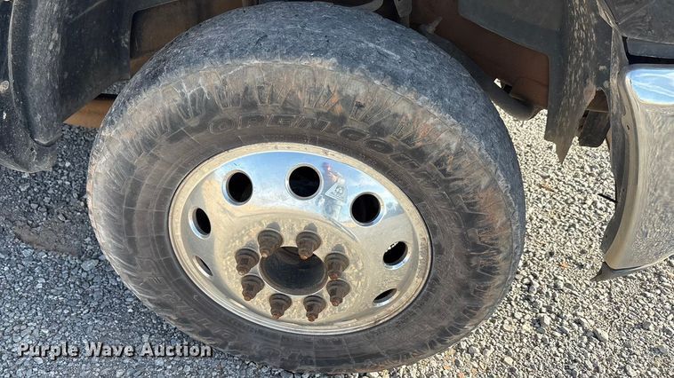 image for item EA7858 2015 RAM 3500 utility bed pickup truck