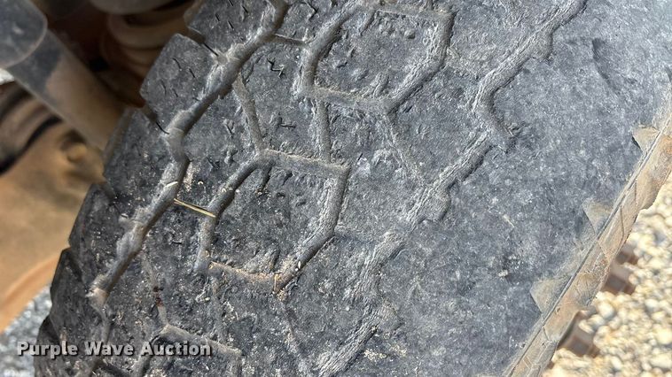 image for item EA7858 2015 RAM 3500 utility bed pickup truck