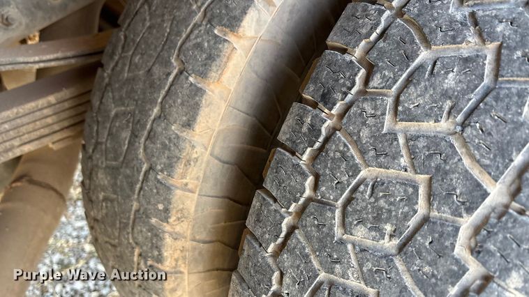 image for item EA7858 2015 RAM 3500 utility bed pickup truck