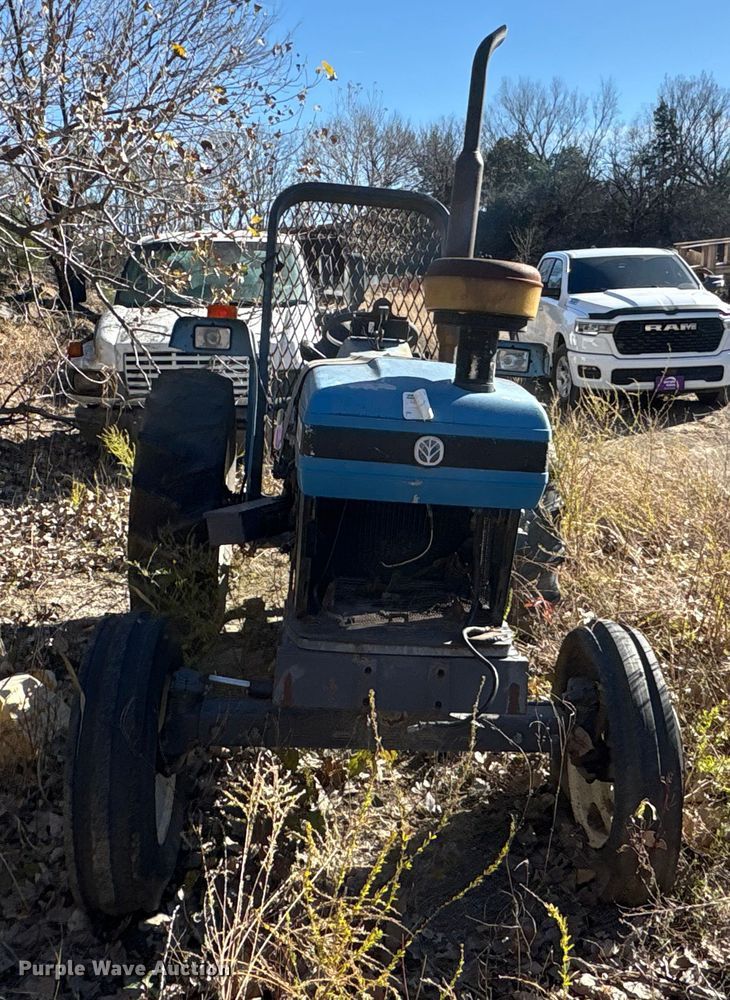 image for item EA7870 1999 New Holland 3010 tractor