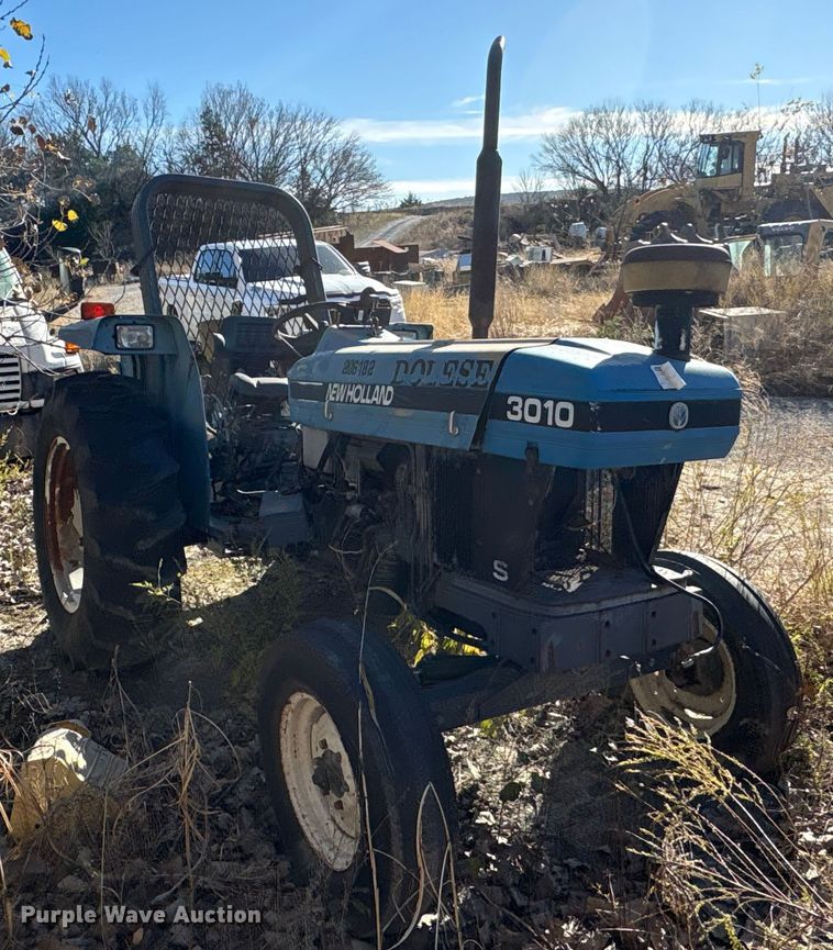 image for item EA7870 1999 New Holland 3010 tractor
