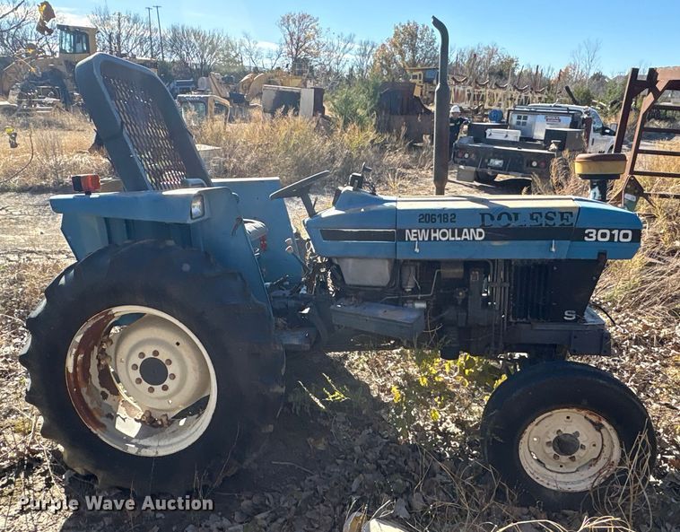 image for item EA7870 1999 New Holland 3010 tractor