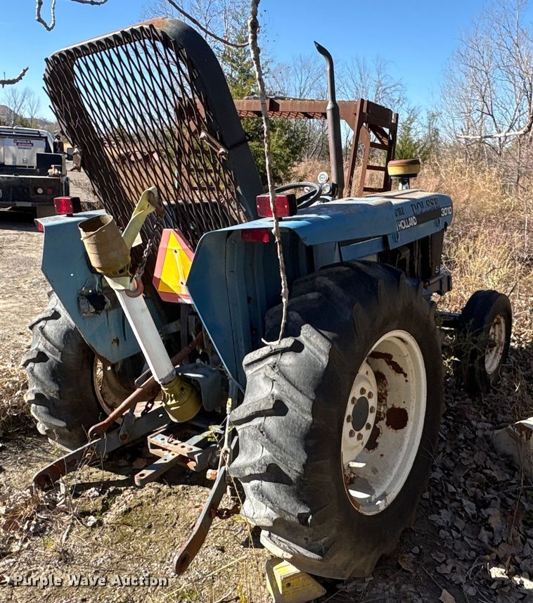 image for item EA7870 1999 New Holland 3010 tractor