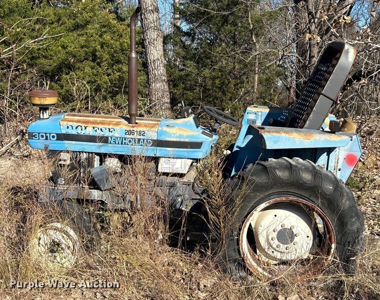 image for item EA7870 1999 New Holland 3010 tractor