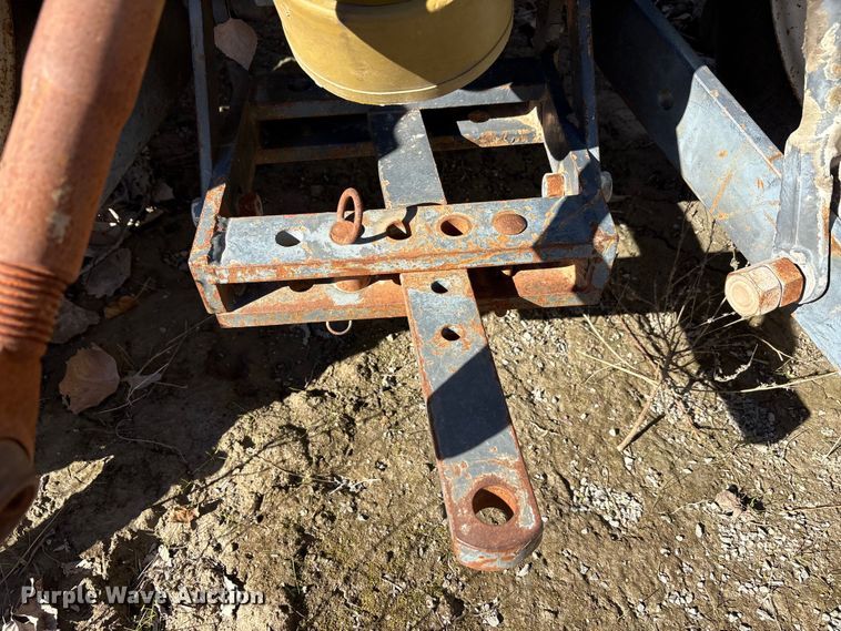 image for item EA7870 1999 New Holland 3010 tractor