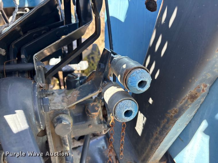 image for item EA7870 1999 New Holland 3010 tractor