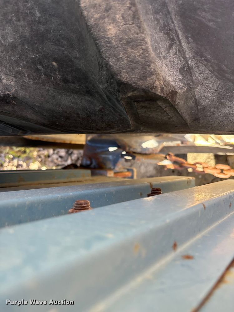 image for item EA7870 1999 New Holland 3010 tractor