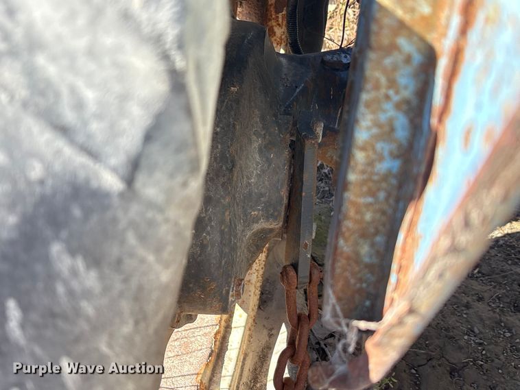 image for item EA7870 1999 New Holland 3010 tractor