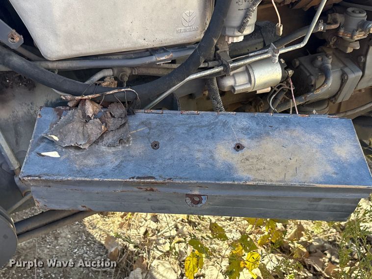 image for item EA7870 1999 New Holland 3010 tractor