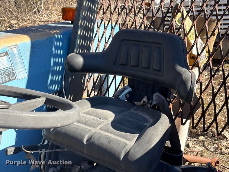 image for item EA7870 1999 New Holland 3010 tractor