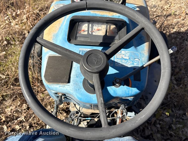 image for item EA7870 1999 New Holland 3010 tractor