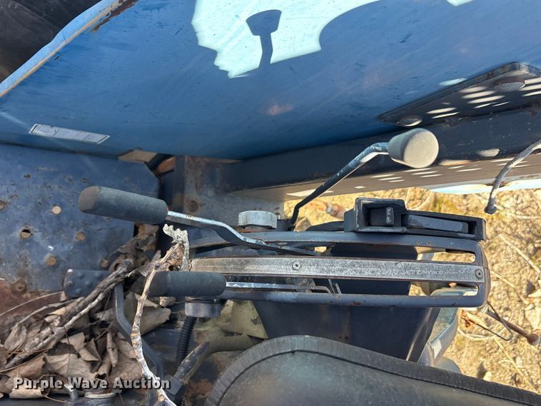 image for item EA7870 1999 New Holland 3010 tractor