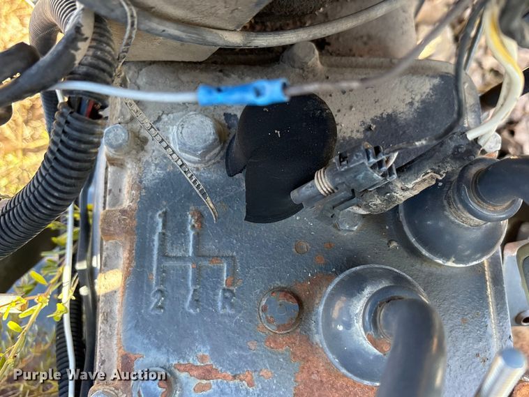 image for item EA7870 1999 New Holland 3010 tractor