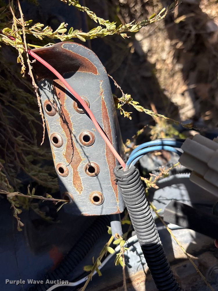 image for item EA7870 1999 New Holland 3010 tractor