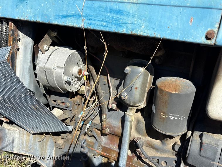 image for item EA7870 1999 New Holland 3010 tractor