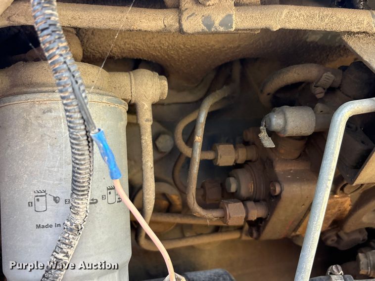 image for item EA7870 1999 New Holland 3010 tractor