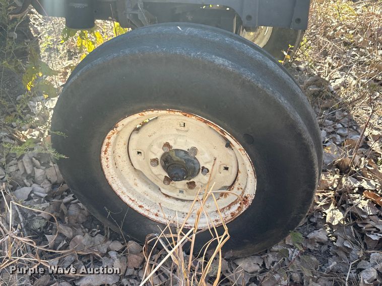 image for item EA7870 1999 New Holland 3010 tractor